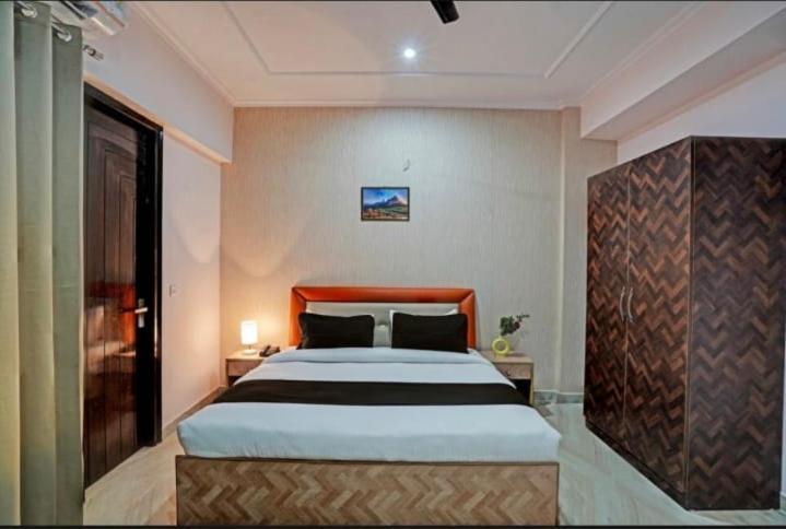 Savanna - A Boutique Stay Ноида Екстериор снимка